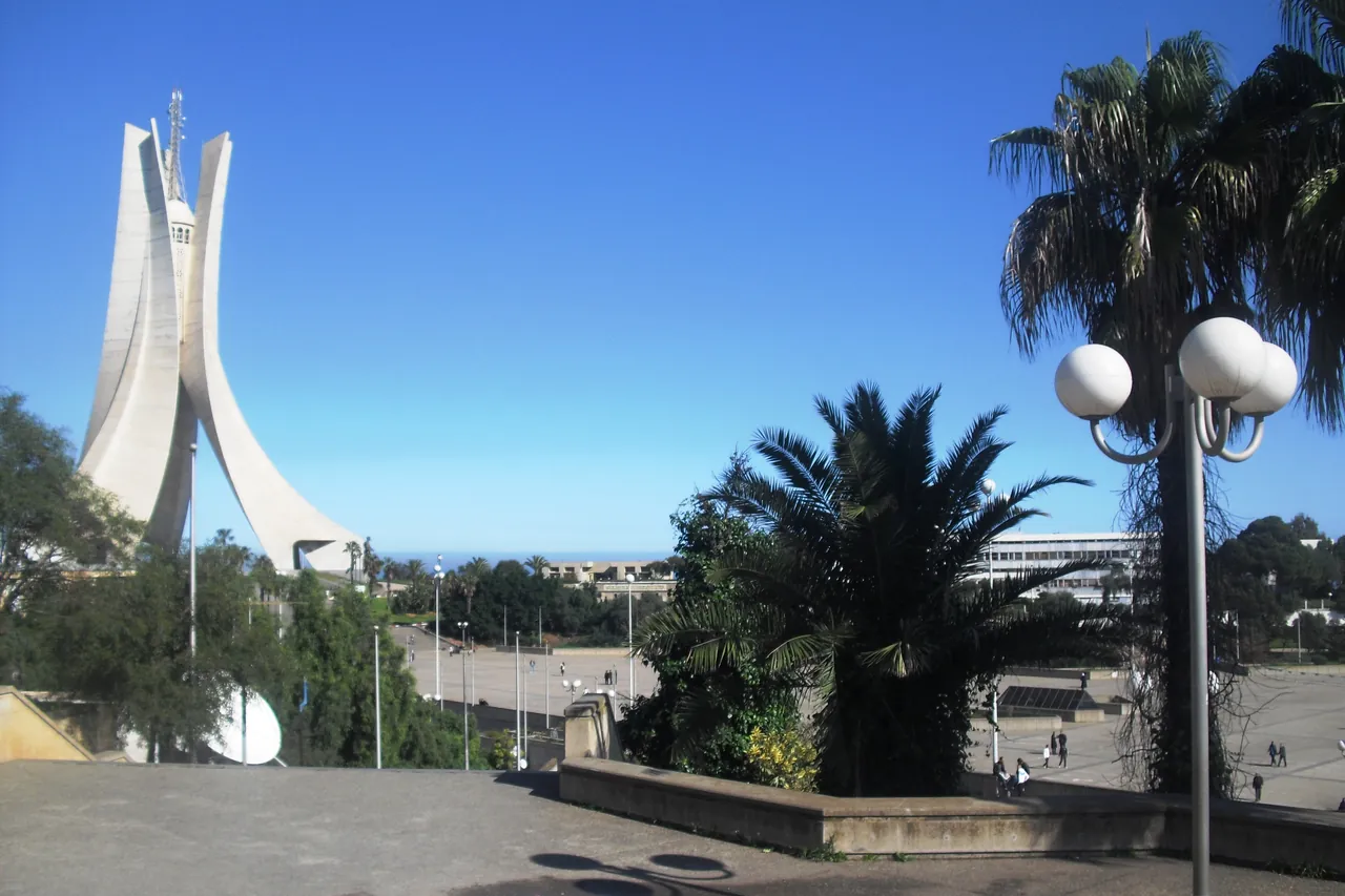 Le Maqam Echahid, mémorial du Martyr, sur les hauteurs d’Alger
