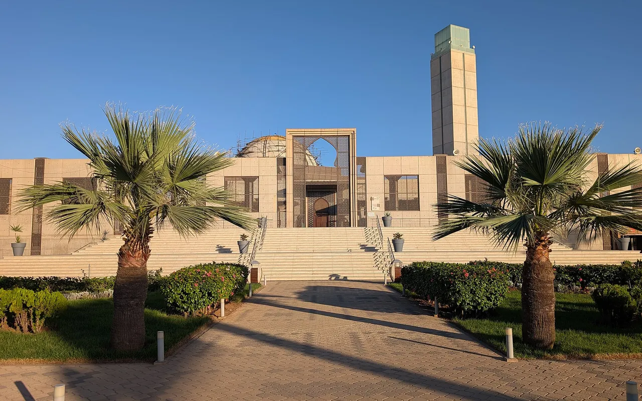 Mosquée de l’Émir Abdelkader à Oran, architecture contemporaine